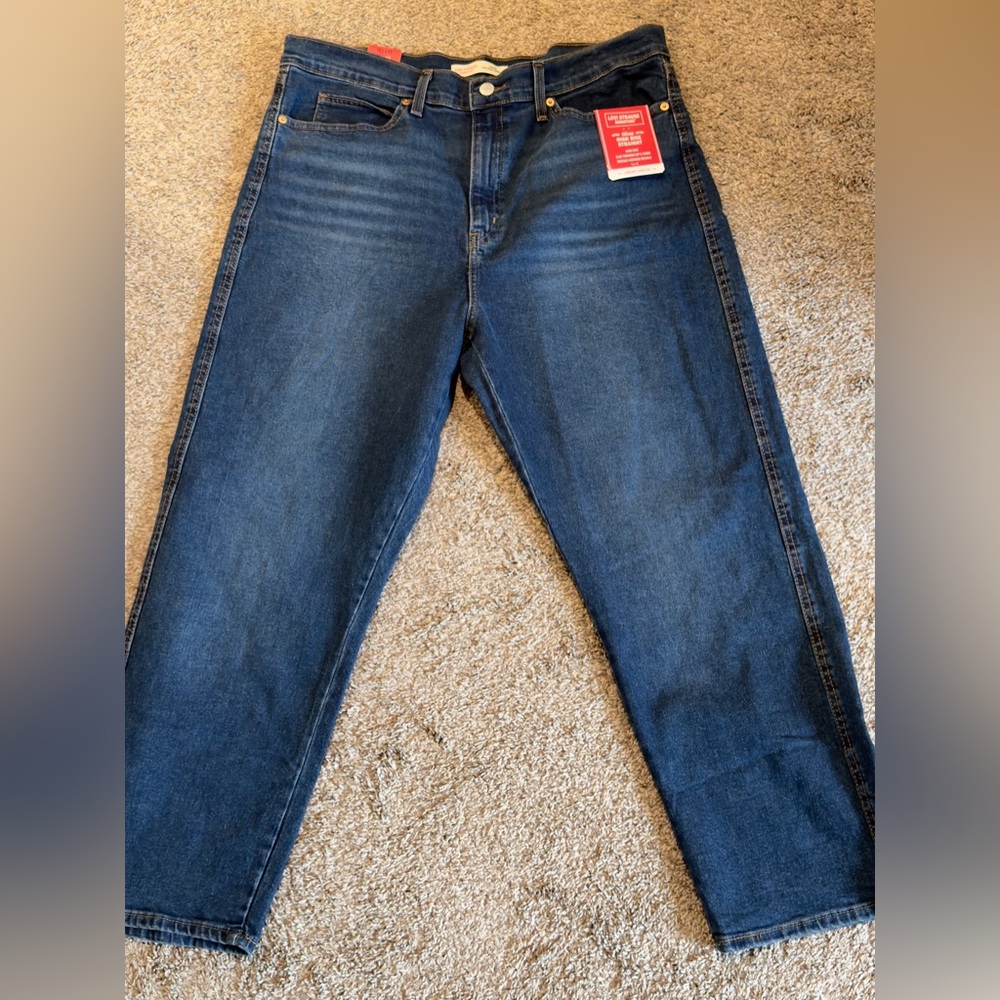 Levi's women’s vintage high rise straight leg jeans. NWT Size 16